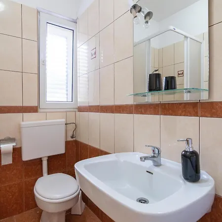 With A Parking Space Mandre, Pag - 18748 Apartament