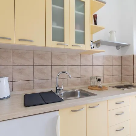 With A Parking Space Mandre, Pag - 18748 Apartament