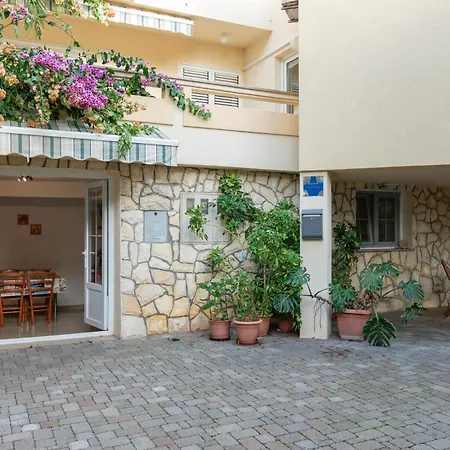 With A Parking Space Mandre, Pag - 18748 Apartament *