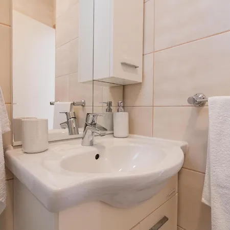 Apartament With A Parking Space Mandre, Pag - 18748