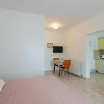 With Parking Space Mandre, Pag - 18748 Appartement *