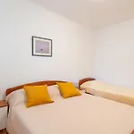 Appartement With Parking Space Mandre, Pag - 18748