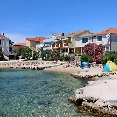 Apartment With A Parking Space Mandre, Pag - 18748 Kolan