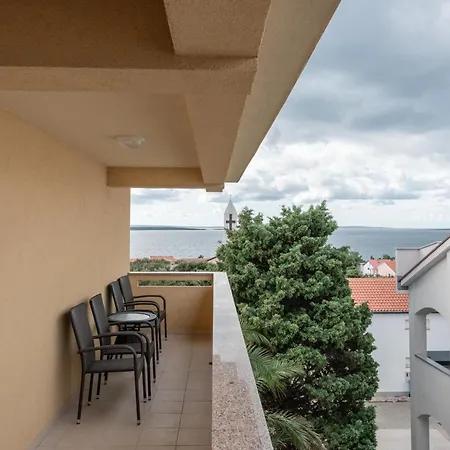 Apartment With A Parking Space Mandre, Pag - 18748