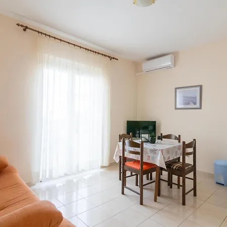 Apartment With A Parking Space Mandre, Pag - 18748