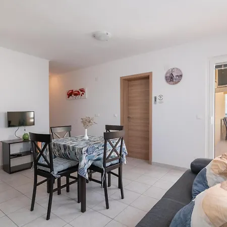Apartment With A Parking Space Mandre, Pag - 18748 *