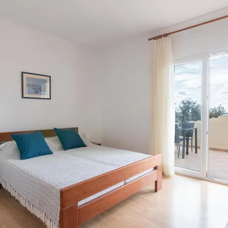 Apartment With A Parking Space Mandre, Pag - 18748 Kolan