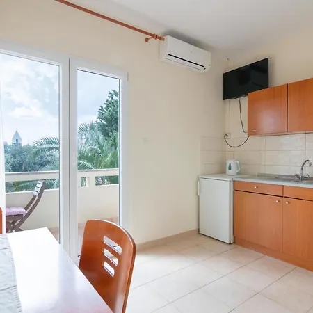 Apartment With A Parking Space Mandre, Pag - 18748 Kolan