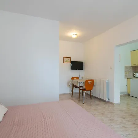 With A Parking Space Mandre, Pag - 18748 Apartment *