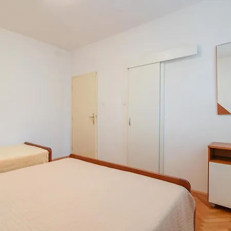 With A Parking Space Mandre, Pag - 18748 Apartment *