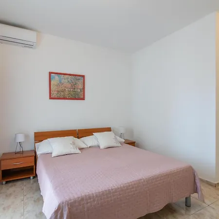 Apartment With A Parking Space Mandre, Pag - 18748 *