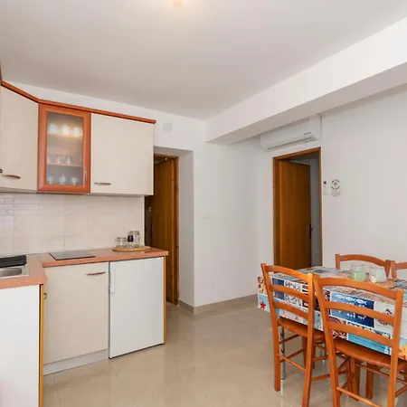 With A Parking Space Mandre, Pag - 18748 Apartment *