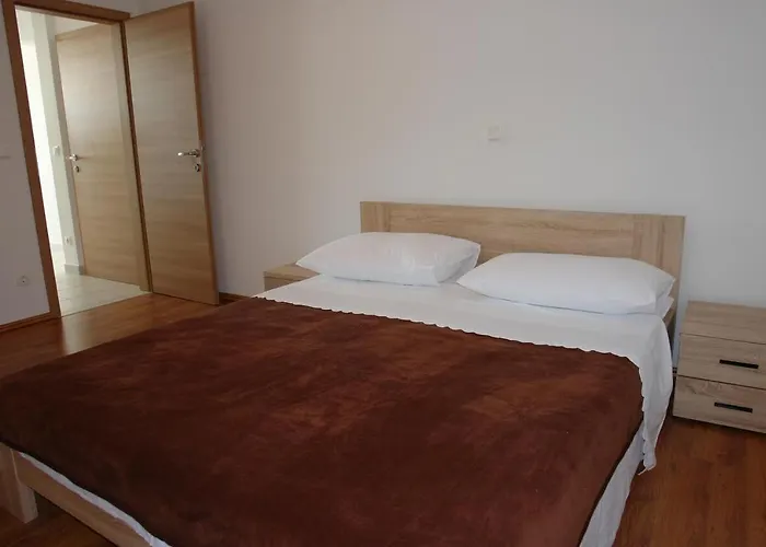 With Parking Space Mandre, Pag - 18748